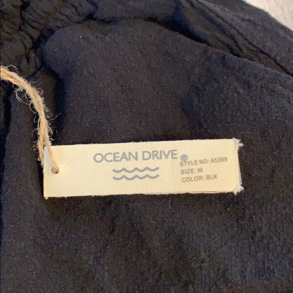 string shorts - Picture 3 of 4